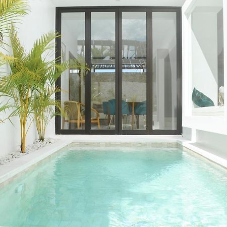 Villa Poppy Bumbak Canggu Eksteriør billede