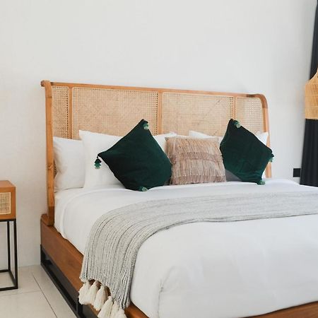 Villa Poppy Bumbak Canggu Eksteriør billede