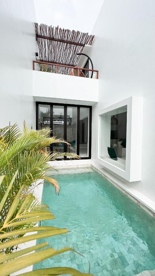 Villa Poppy Bumbak Canggu Eksteriør billede