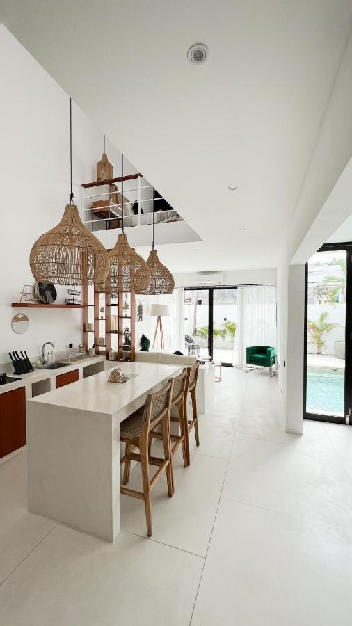 Villa Poppy Bumbak Canggu Eksteriør billede